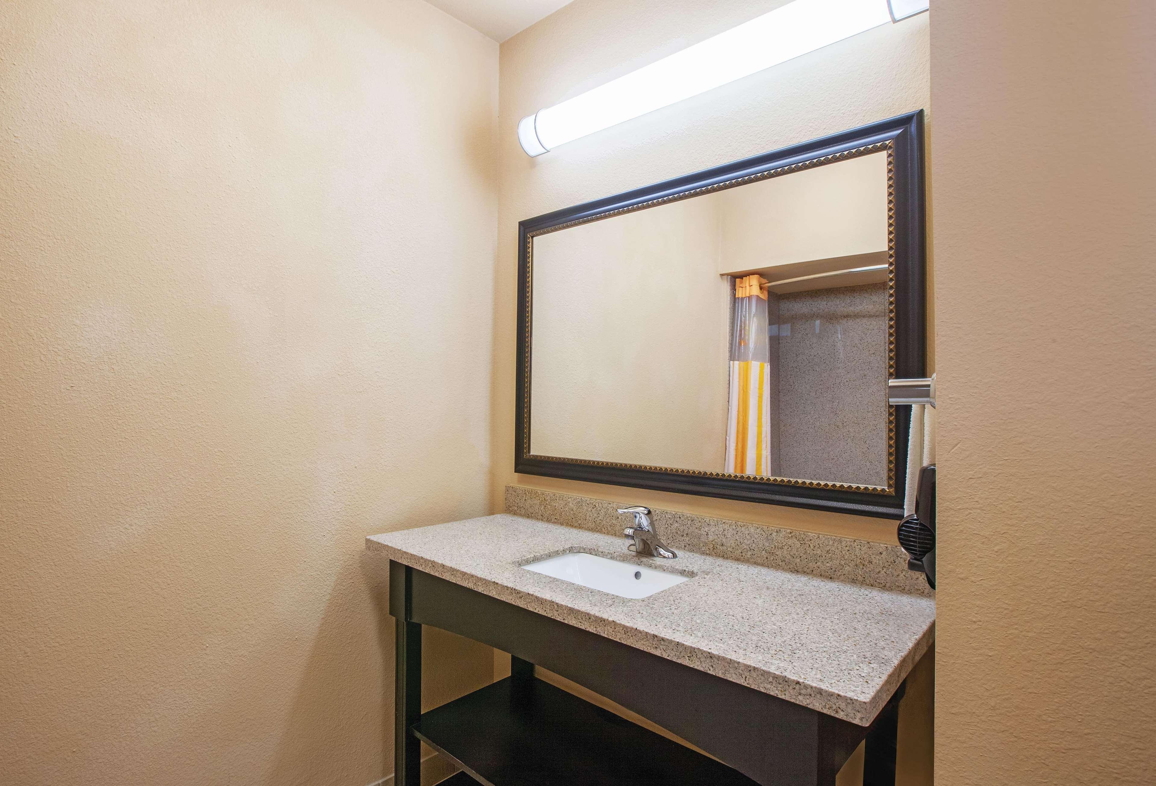 La Quinta By Wyndham Jacksonville, Texas מראה חיצוני תמונה
